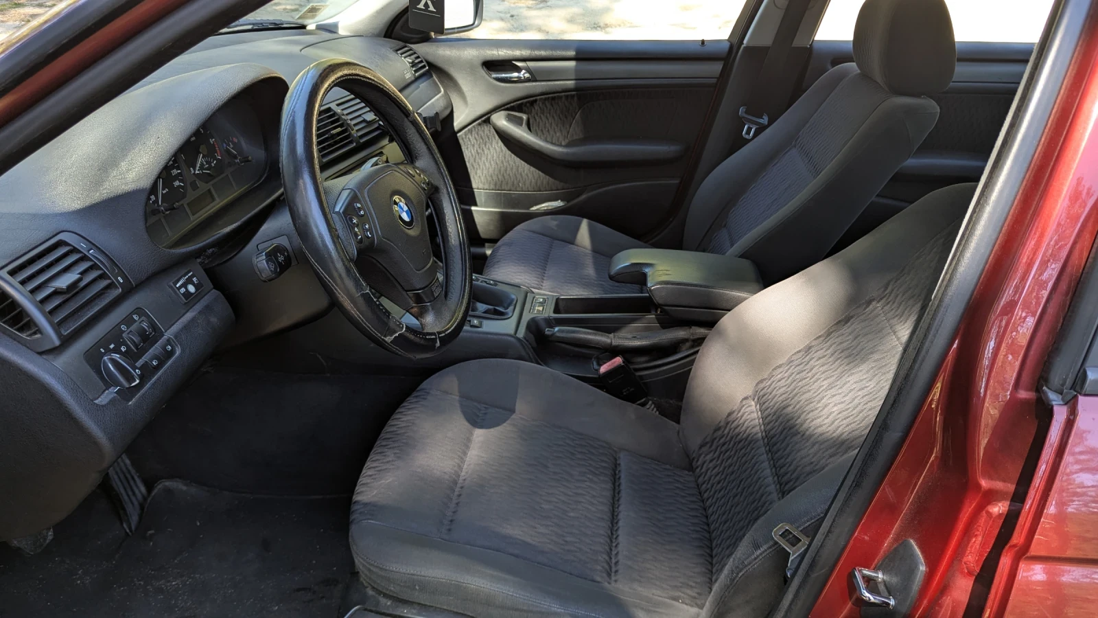 BMW 318 i Lpg Газ, снимка 10 - Автомобили и джипове - 54137411