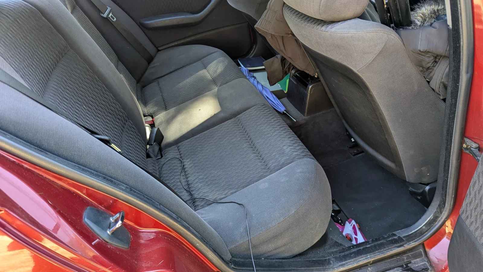 BMW 318 i Lpg Газ, снимка 11 - Автомобили и джипове - 54137411