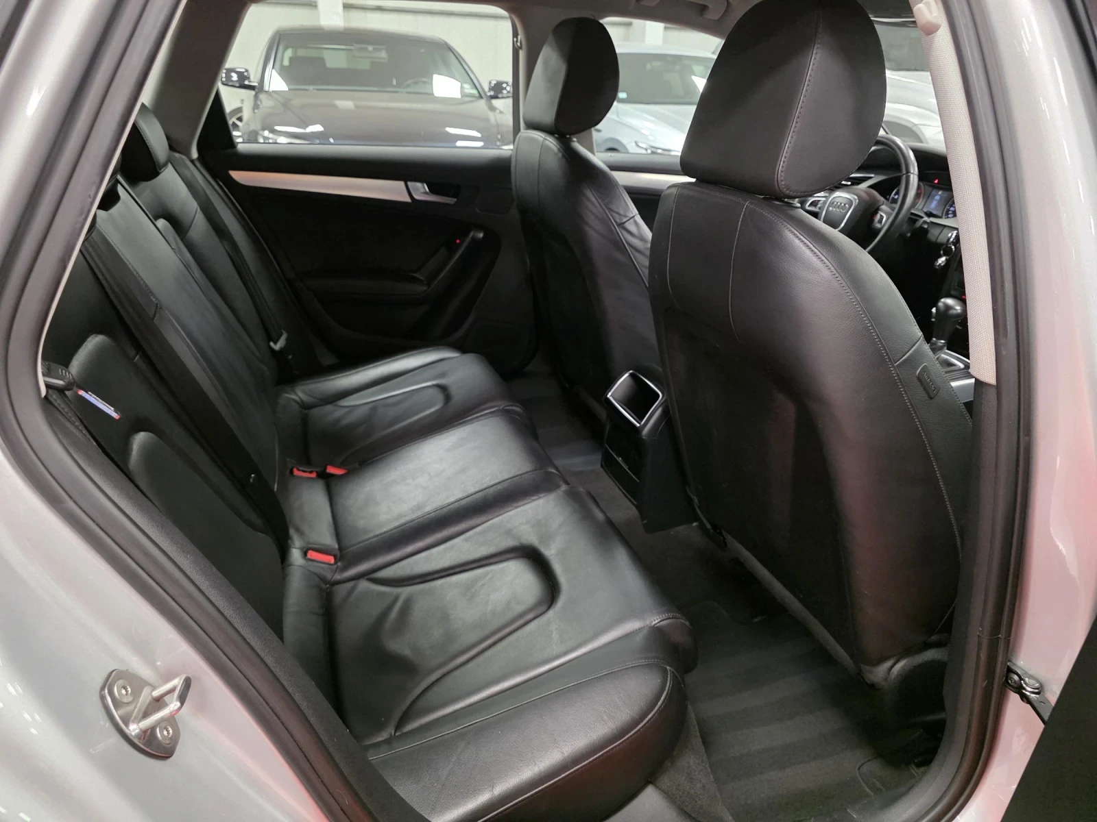 Audi A4 Avant | 2.7TDI Auto | Като ново | Пълна история, снимка 13 - Автомобили и джипове - 54139977