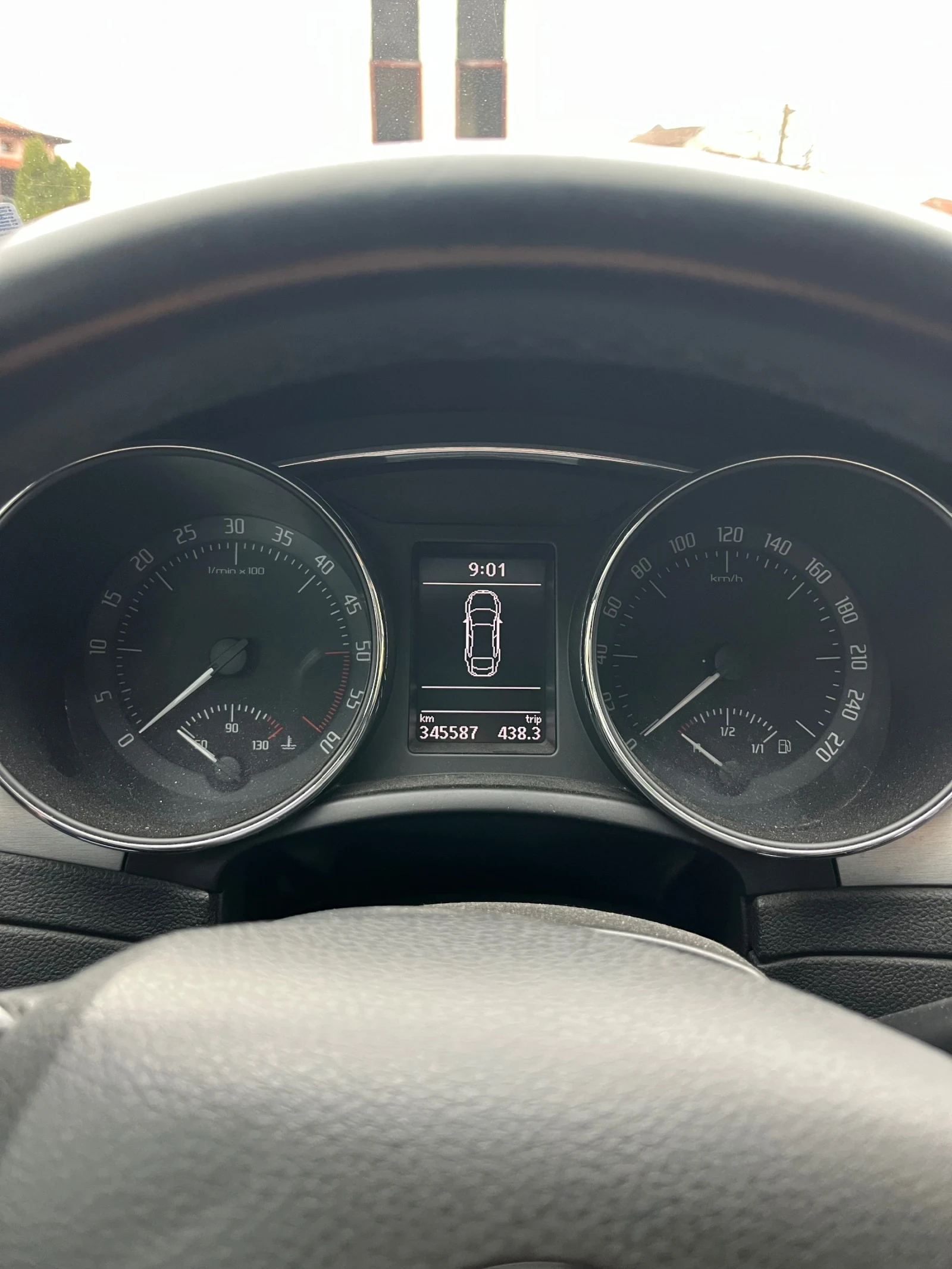 Skoda Superb 2.0TDI* Facelift* 140к.с., снимка 9 - Автомобили и джипове - 54199474