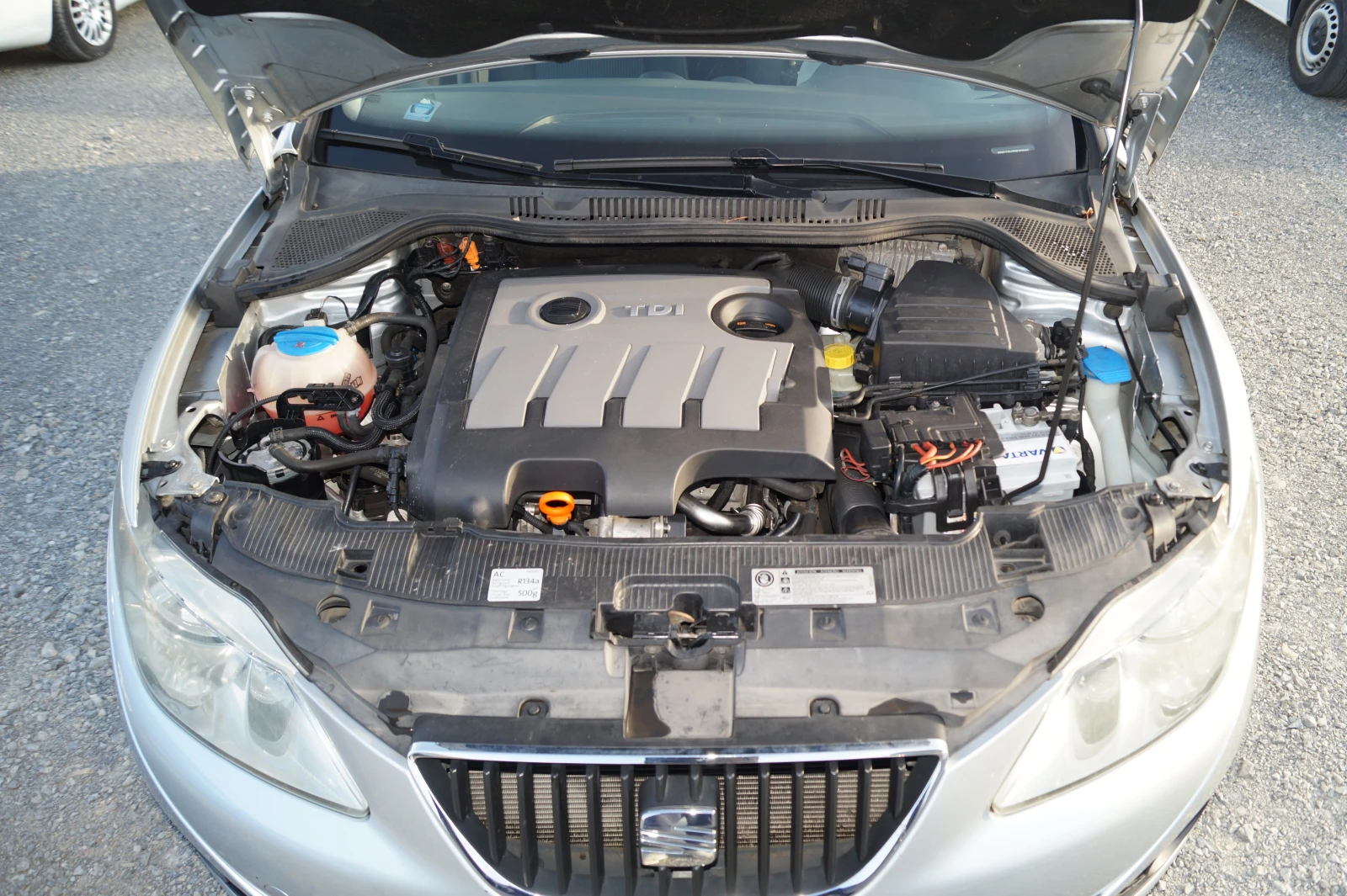 Seat Ibiza 1.6d , снимка 11 - Автомобили и джипове - 54234369