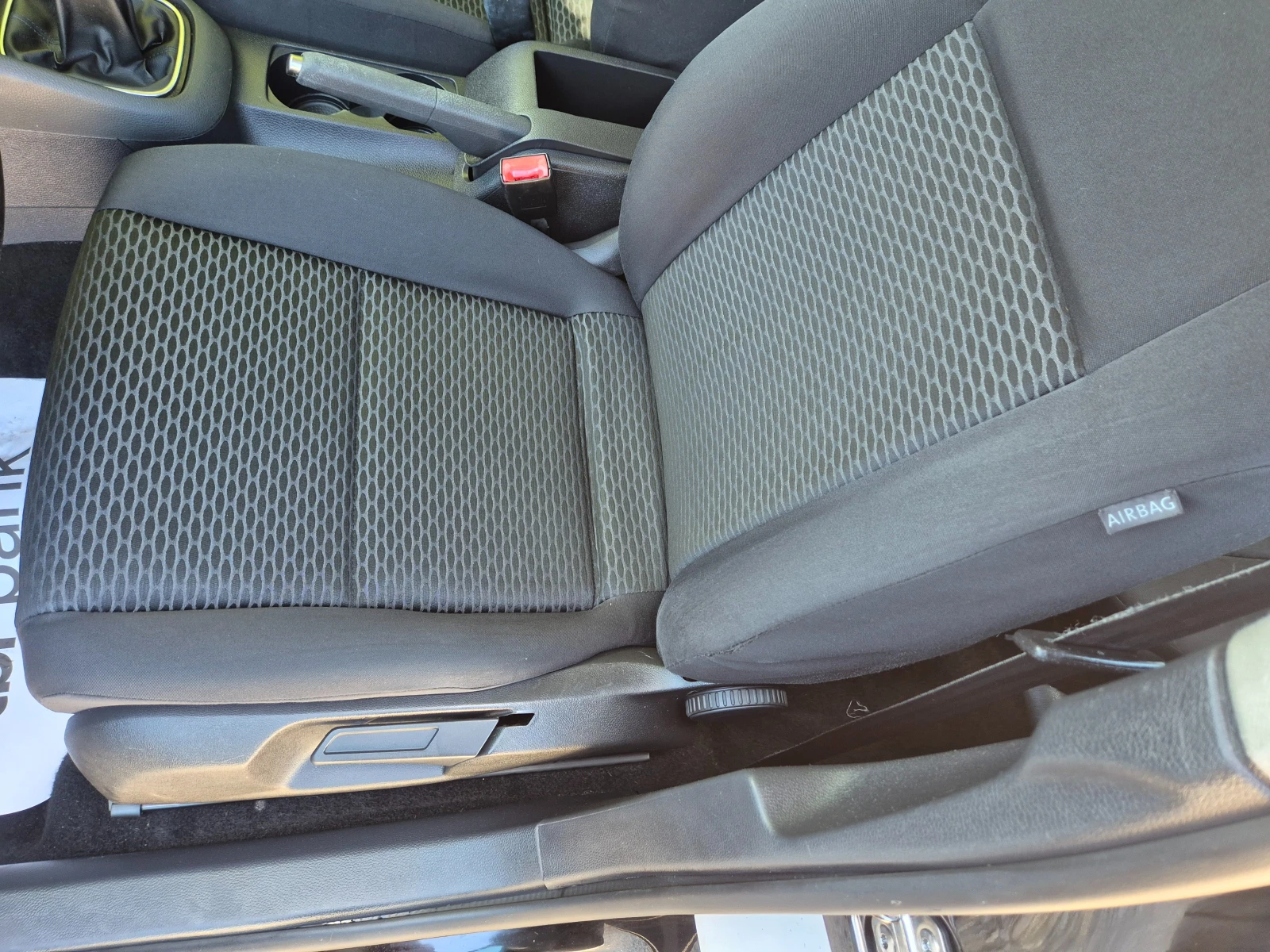 VW Golf 1.4I, 80k.s, снимка 10 - Автомобили и джипове - 54738218