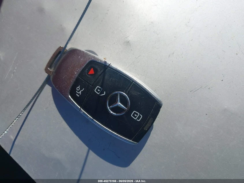 Mercedes-Benz E 300 2.0l 4Matic, снимка 11 - Автомобили и джипове - 54974439