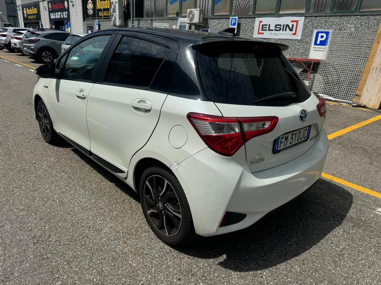 Toyota Yaris 1.5 Hybrid 101hp* 2.2018г* NAVI* KAMERA* FACELIFT, снимка 13 - Автомобили и джипове - 55094328