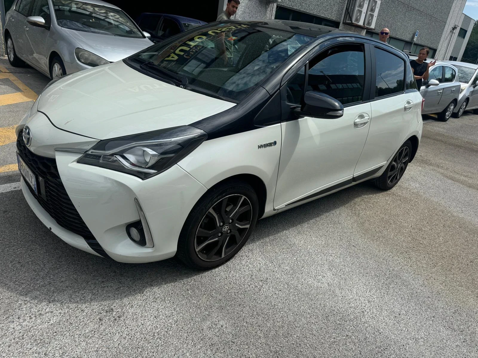 Toyota Yaris 1.5 Hybrid 101hp* 2.2018г* NAVI* KAMERA* FACELIFT, снимка 16 - Автомобили и джипове - 55094328