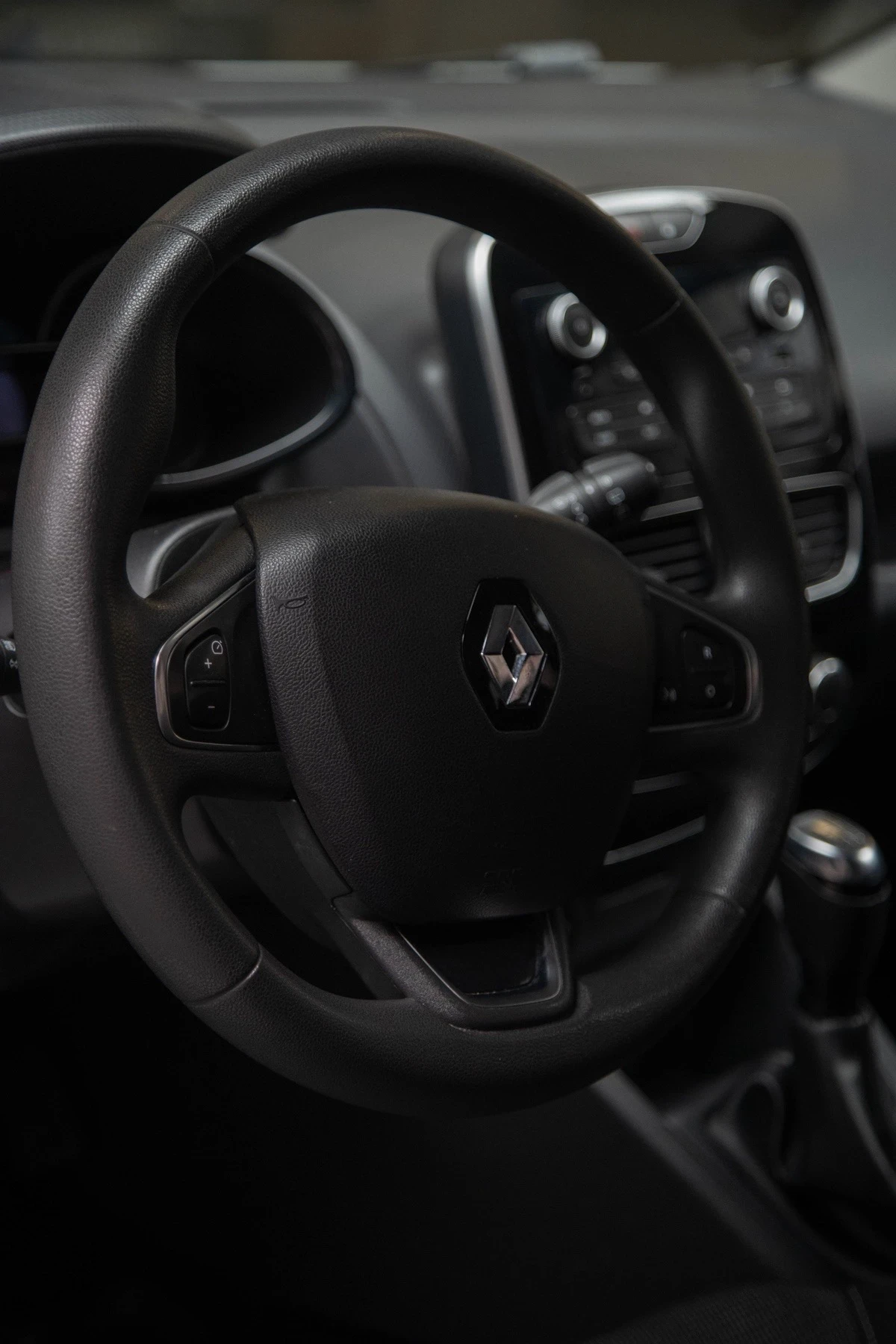 Renault Clio, снимка 9 - Автомобили и джипове - 55535055
