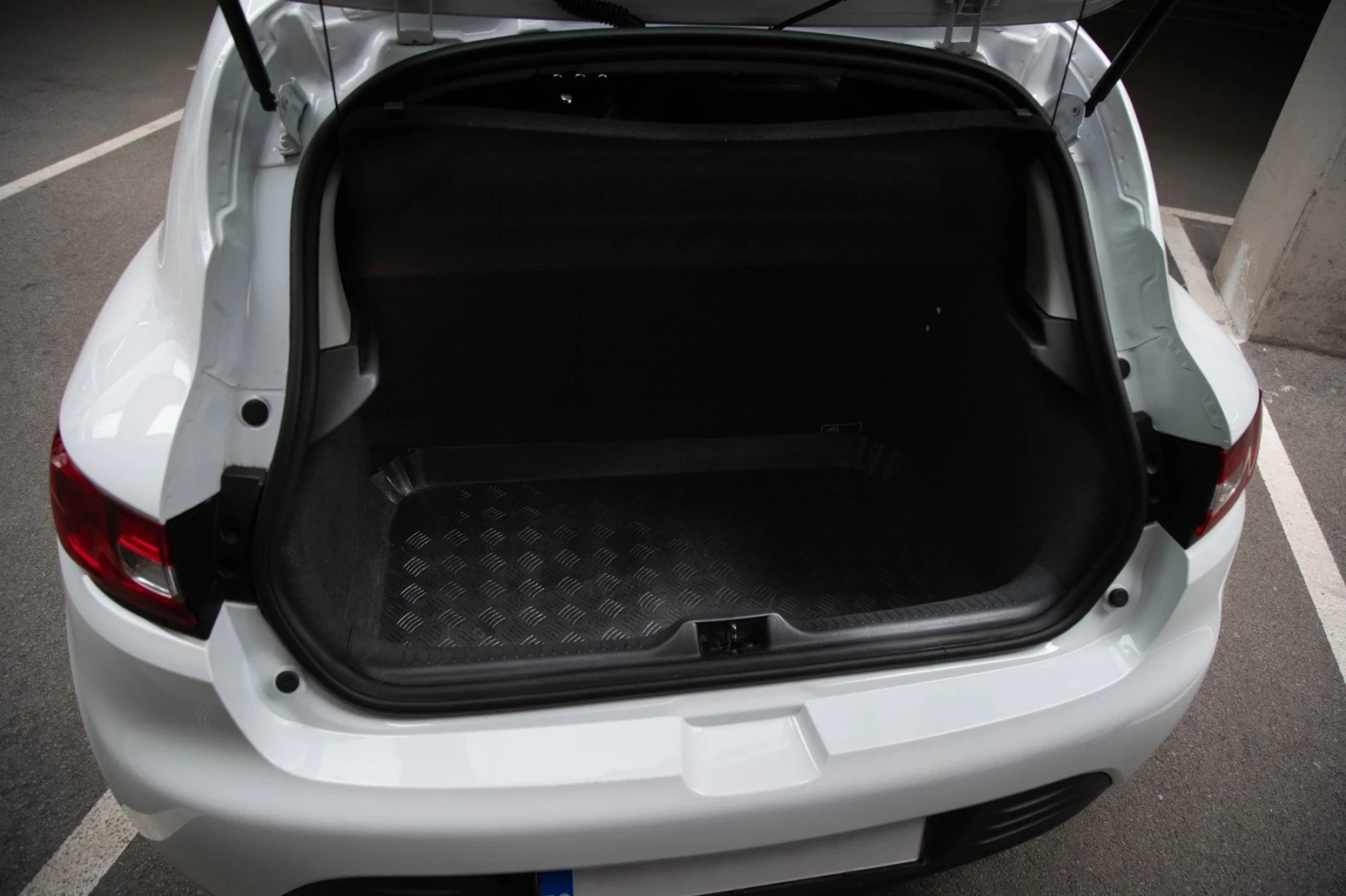 Renault Clio, снимка 6 - Автомобили и джипове - 55535055