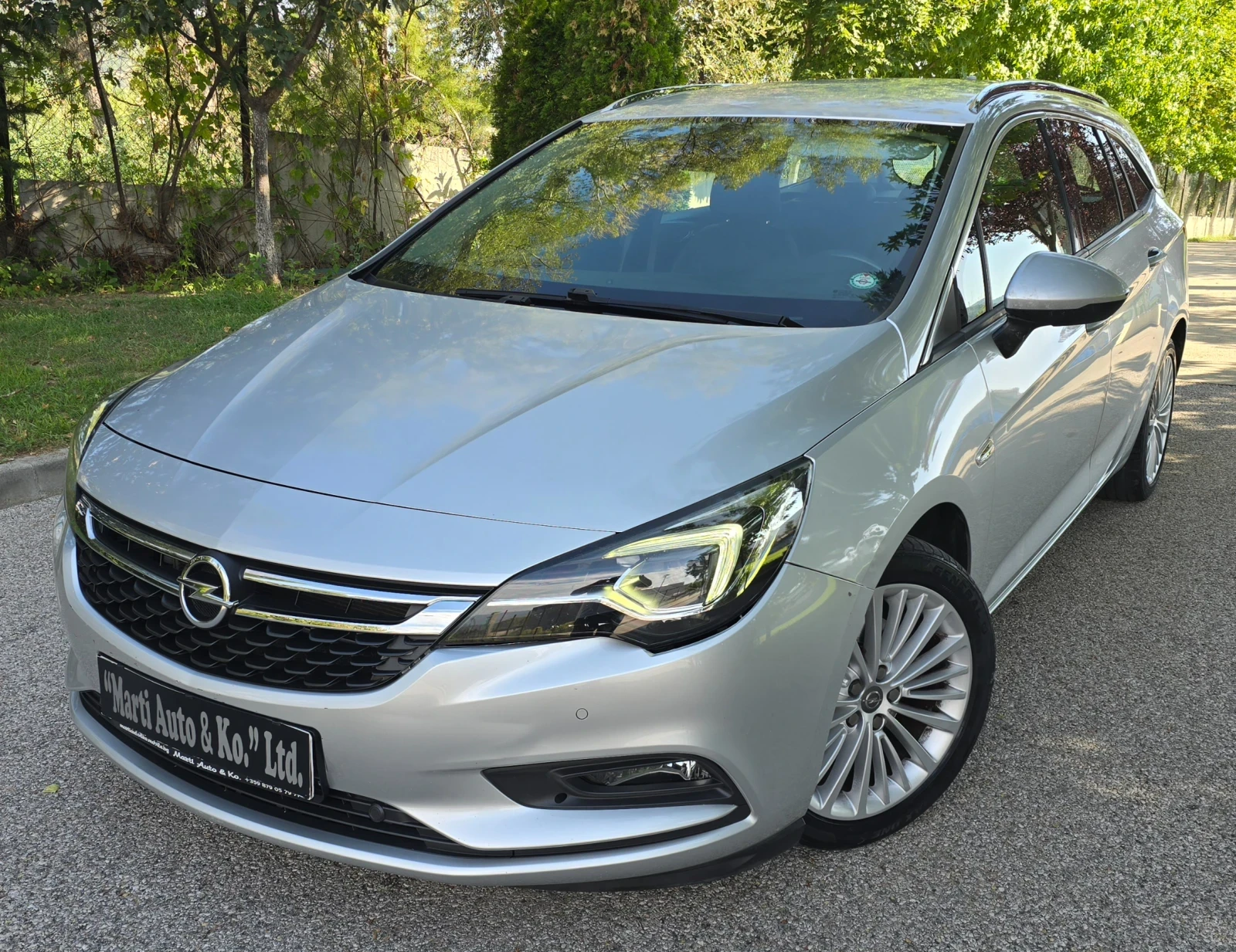 Opel Astra Sports Tourer 1.6 CDTI Автоматик , Дистроник !!!, снимка 4 - Автомобили и джипове - 55444768