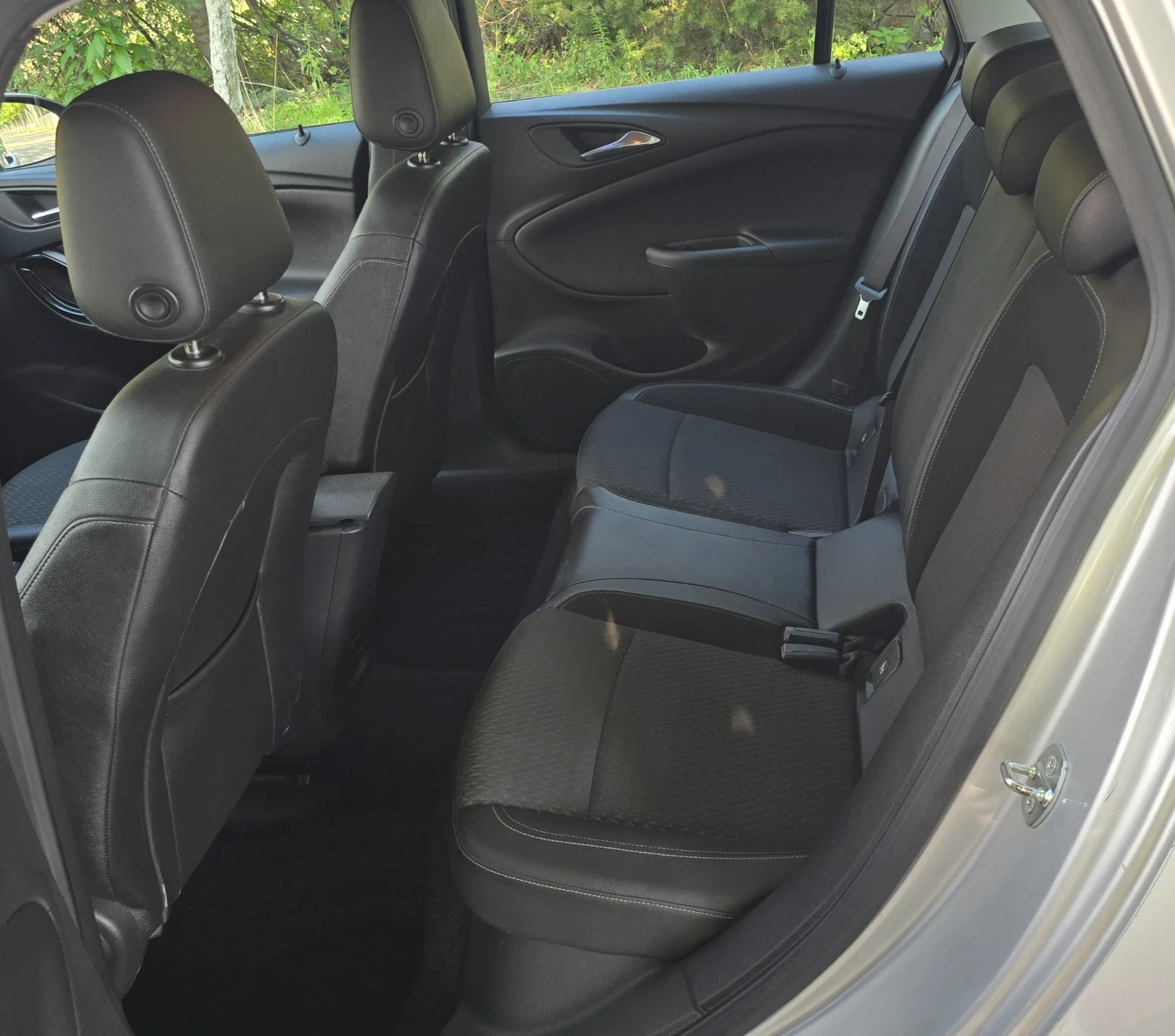 Opel Astra Sports Tourer 1.6 CDTI Автоматик , Дистроник !!!, снимка 17 - Автомобили и джипове - 55444768