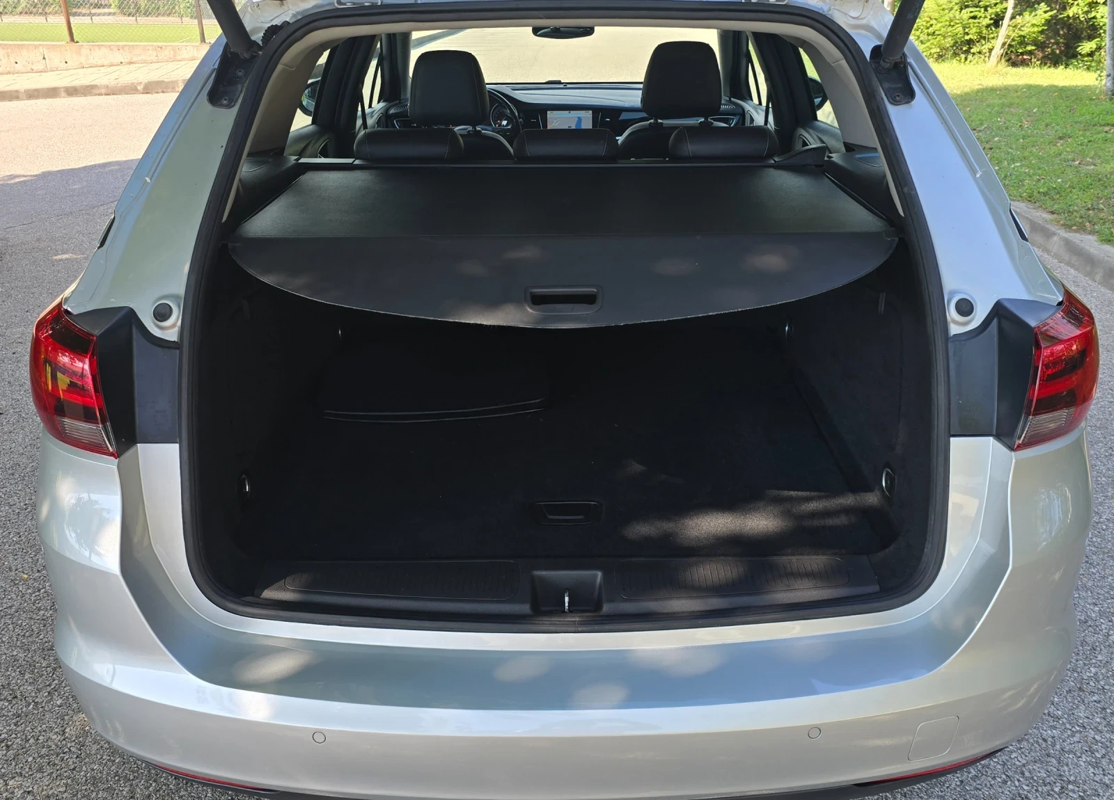 Opel Astra Sports Tourer 1.6 CDTI Автоматик , Дистроник !!!, снимка 11 - Автомобили и джипове - 55444768