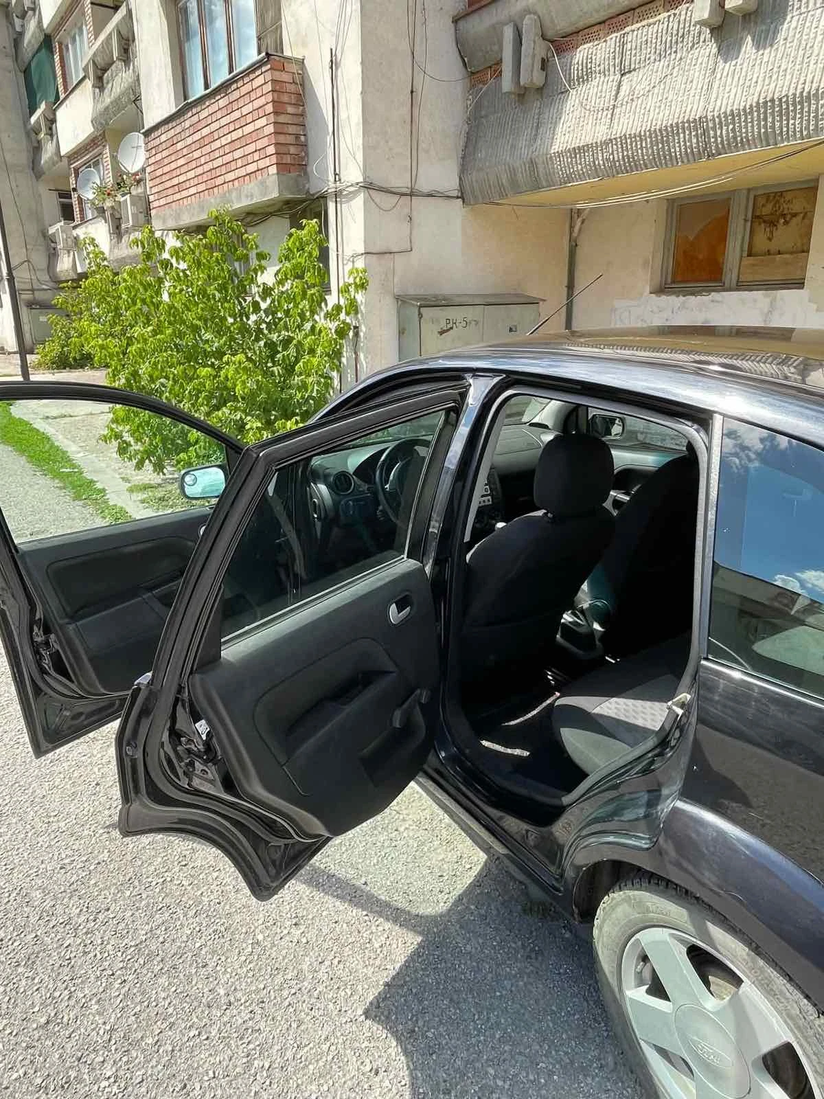 Ford Fiesta, снимка 7 - Автомобили и джипове - 55691669