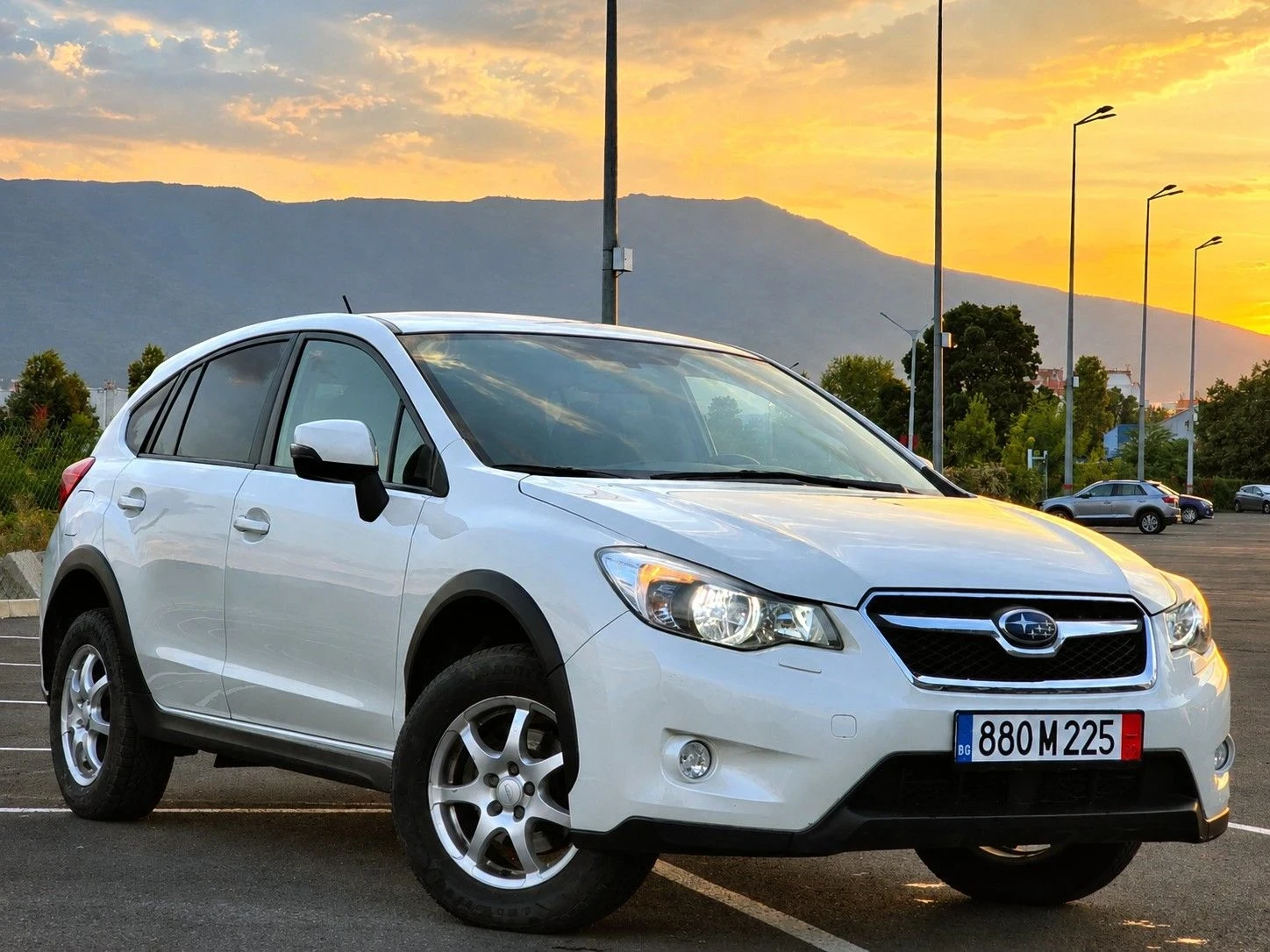 Subaru XV Executive 2.0i Автомат/Ксенон/Keyless/Нави/Кожа , снимка 3 - Автомобили и джипове - 56103465