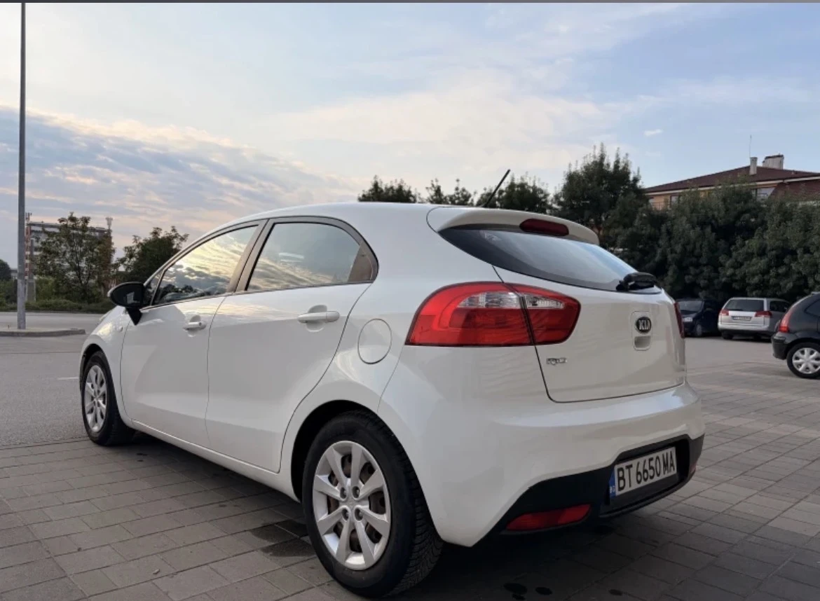 Kia Rio, снимка 5 - Автомобили и джипове - 56392741