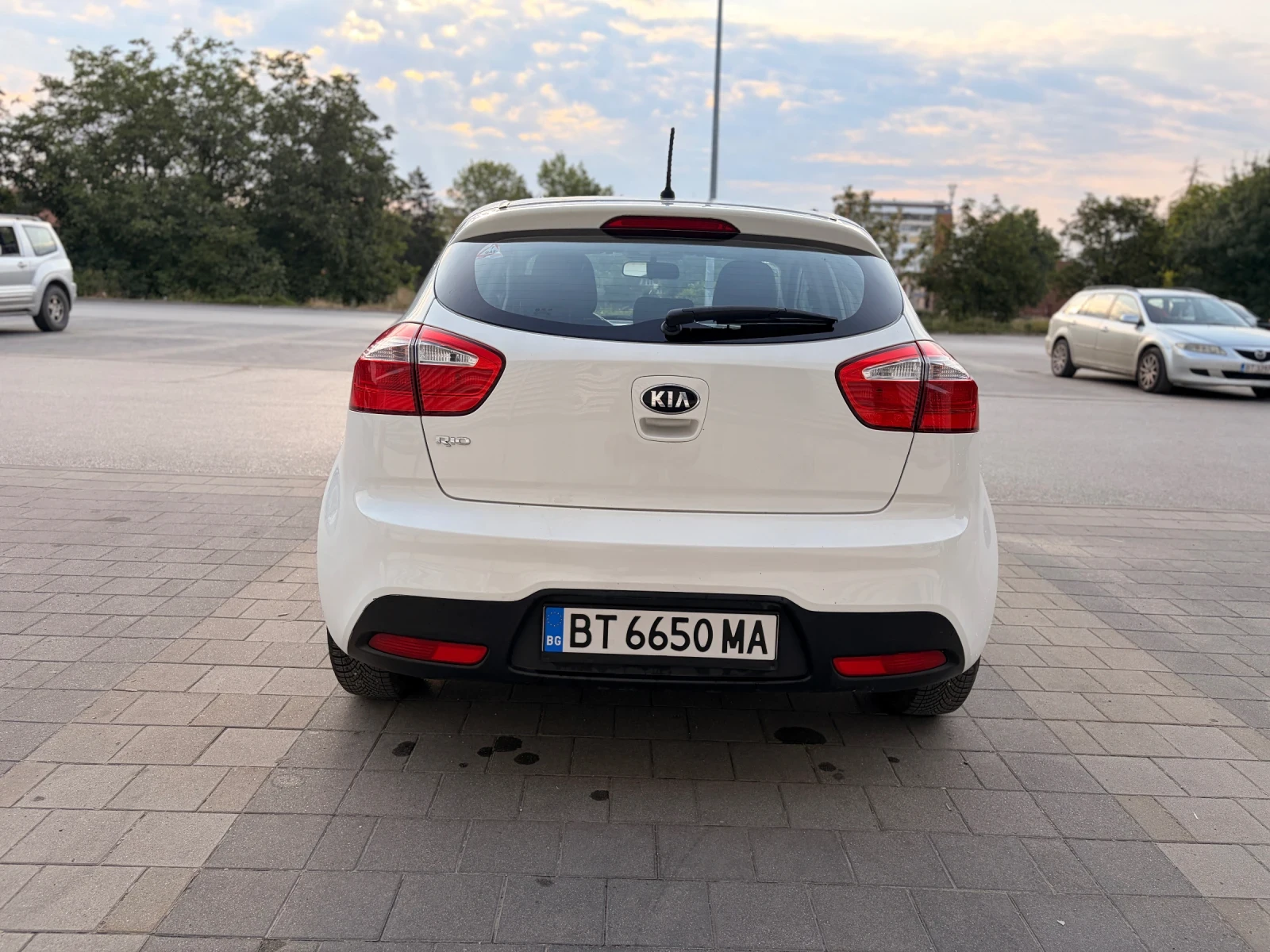 Kia Rio, снимка 6 - Автомобили и джипове - 56392741