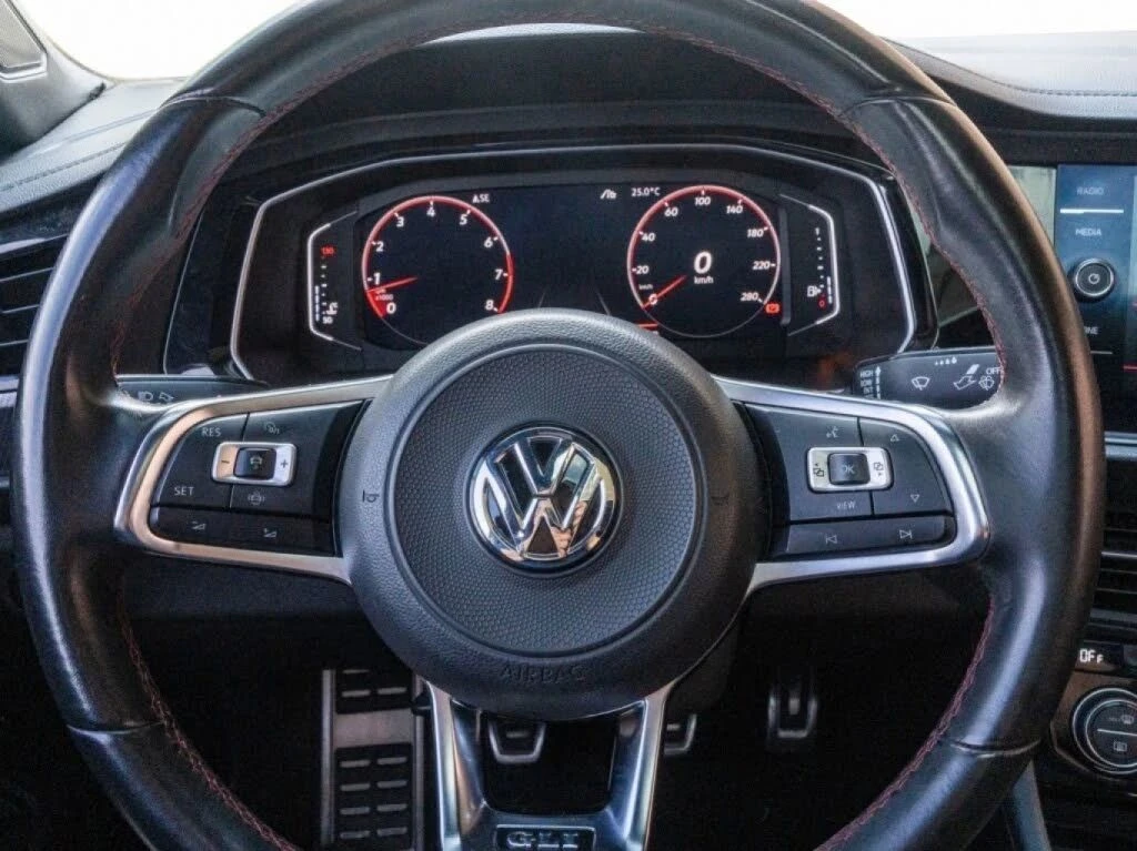 VW Jetta, снимка 12 - Автомобили и джипове - 56690024