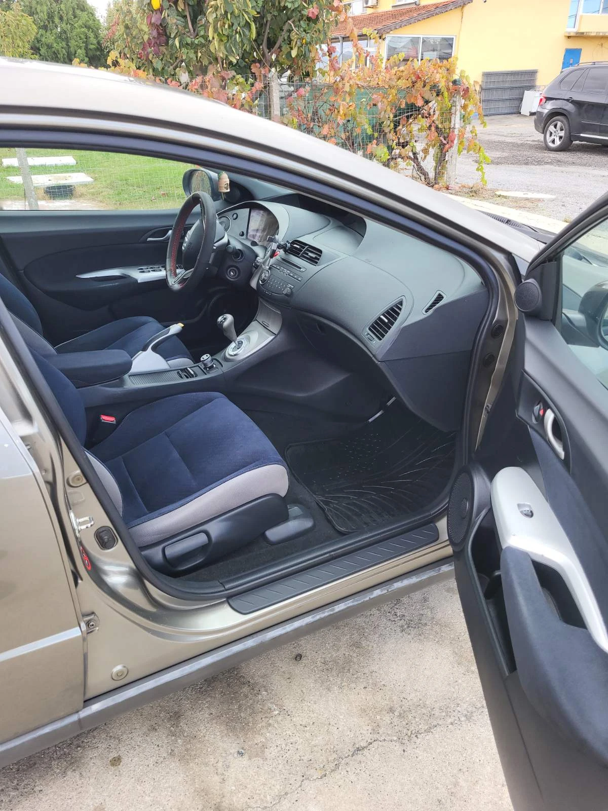 Honda Civic VIII, снимка 10 - Автомобили и джипове - 56705910