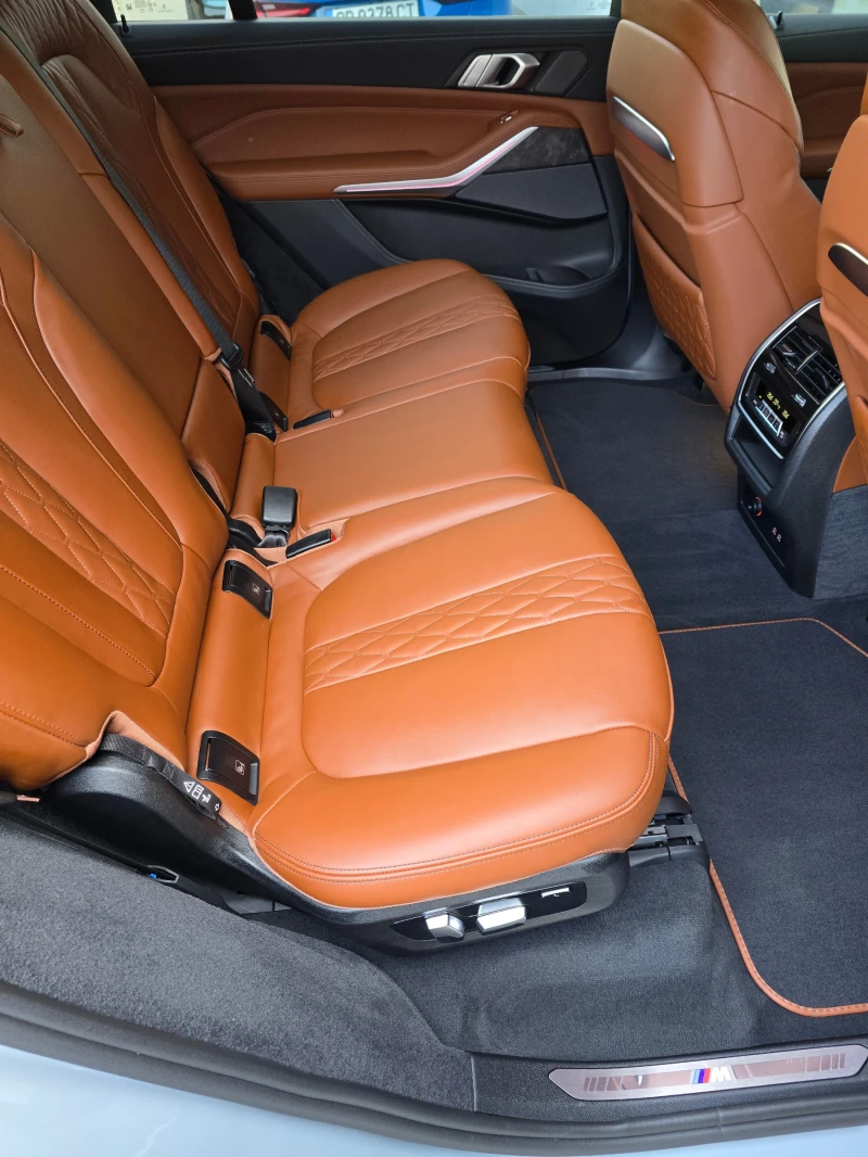 BMW X7 40d Facelift Individual, снимка 7 - Автомобили и джипове - 52083817