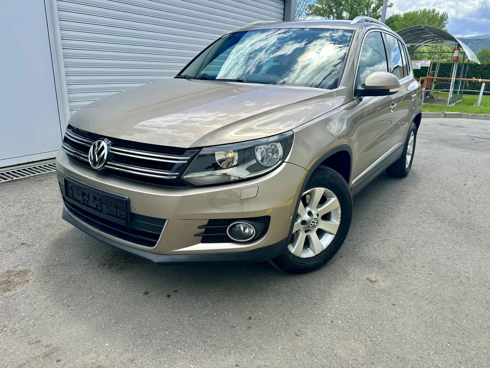 VW Tiguan 2.0 TFSI , снимка 6 - Автомобили и джипове - 54564608