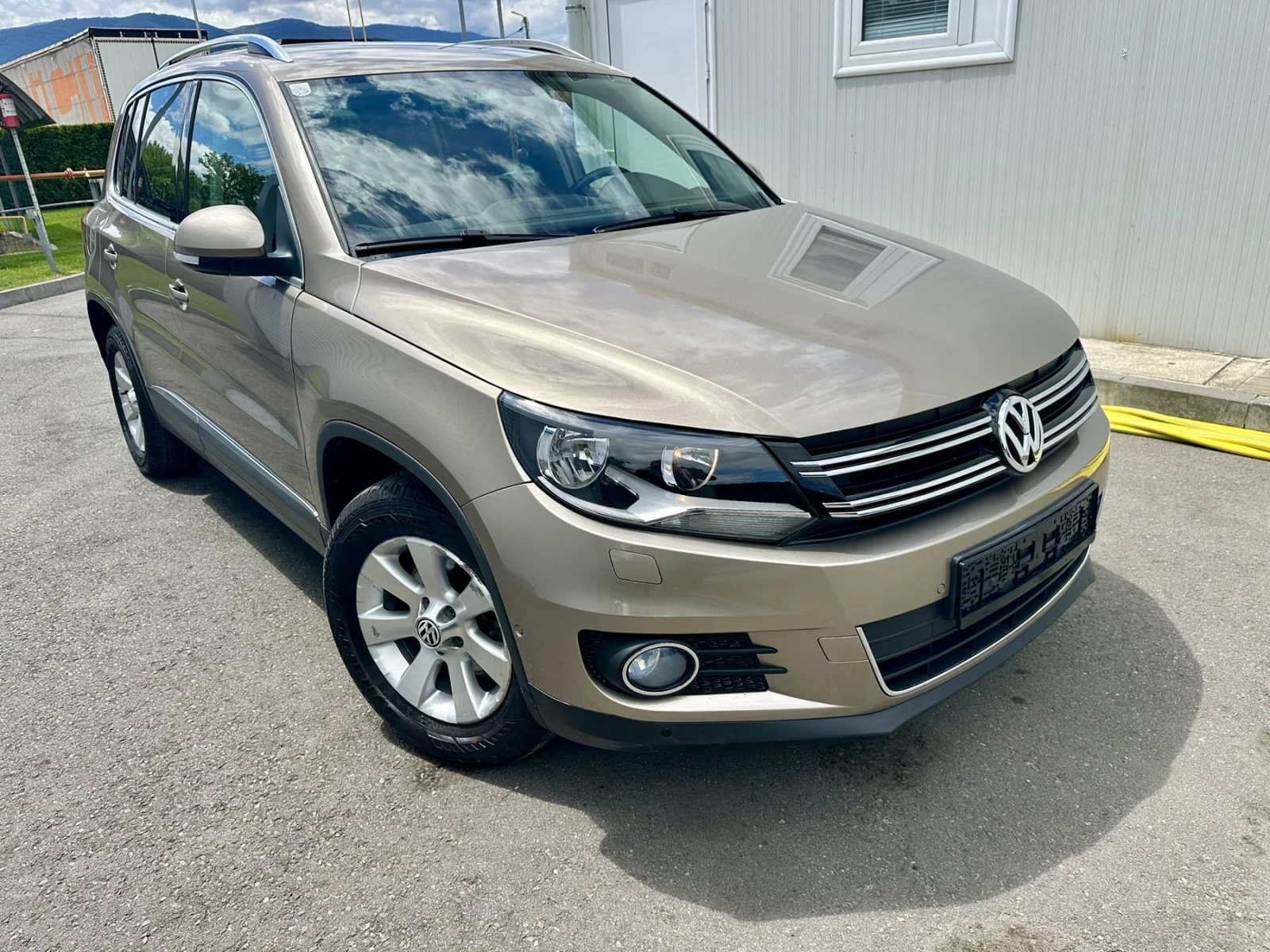 VW Tiguan 2.0 TFSI , снимка 2 - Автомобили и джипове - 54564608