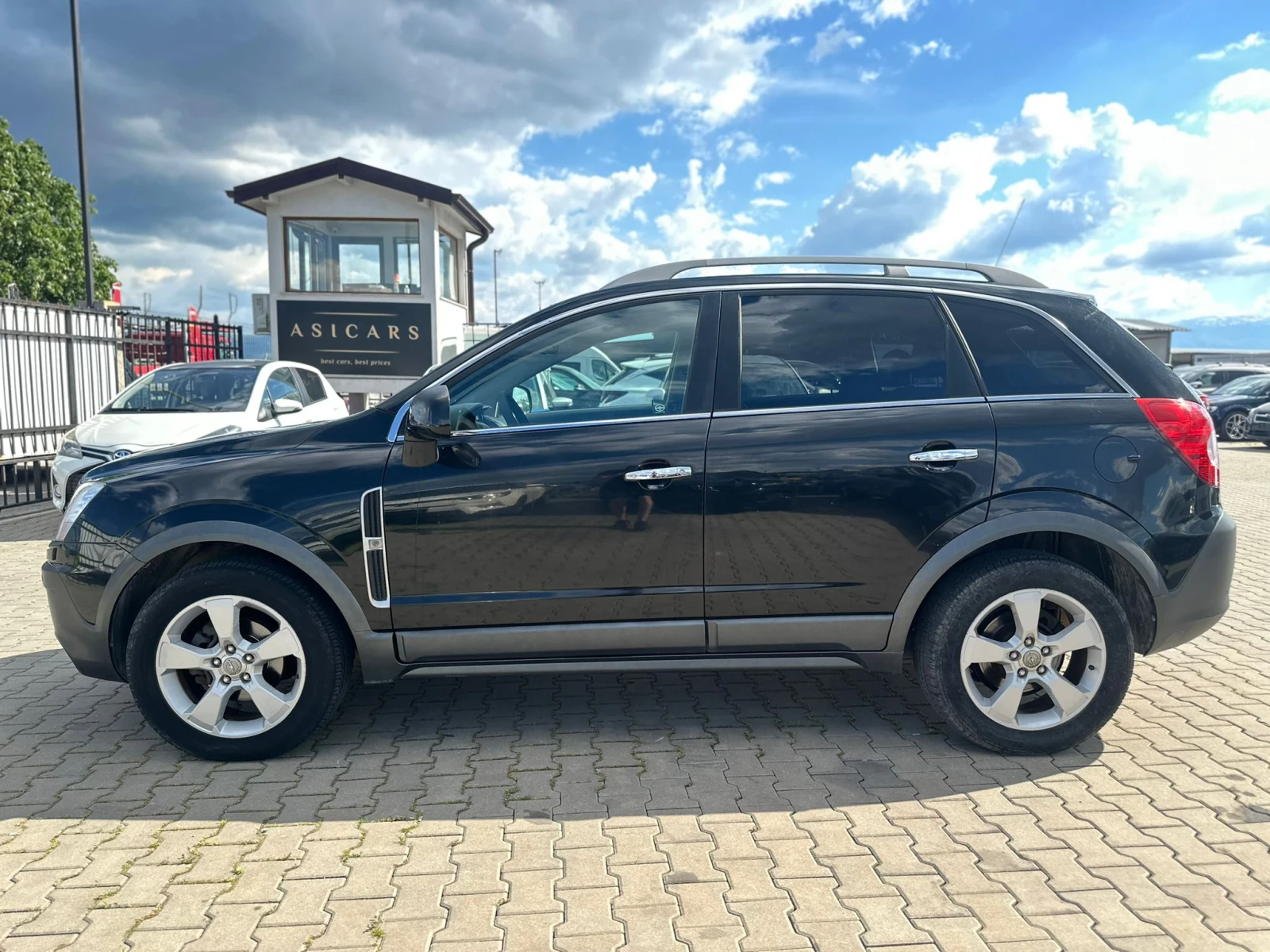 Opel Antara / 2.0D / 150HP / AUTOMAT / KOJA /, снимка 2 - Автомобили и джипове - 54633536