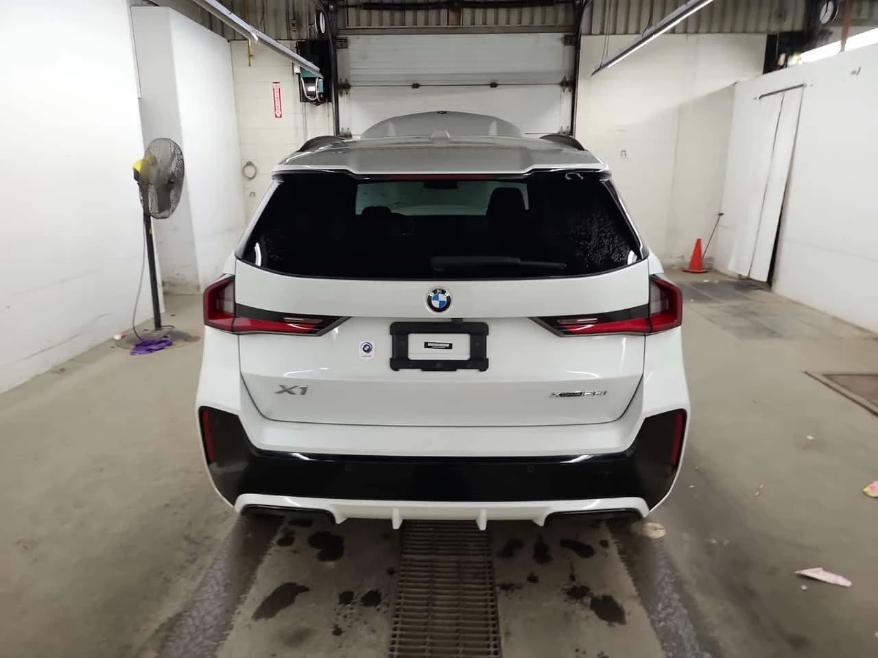 BMW X1 XDRIVE28I| BOWERS&WILKINS| HUD| 360CAM| , снимка 5 - Автомобили и джипове - 55030220