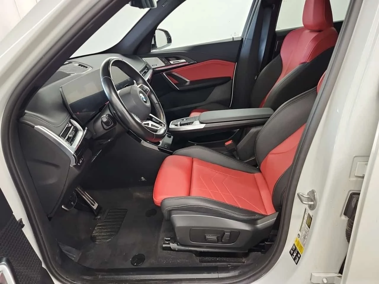 BMW X1 XDRIVE28I| BOWERS&WILKINS| HUD| 360CAM| , снимка 8 - Автомобили и джипове - 55030220