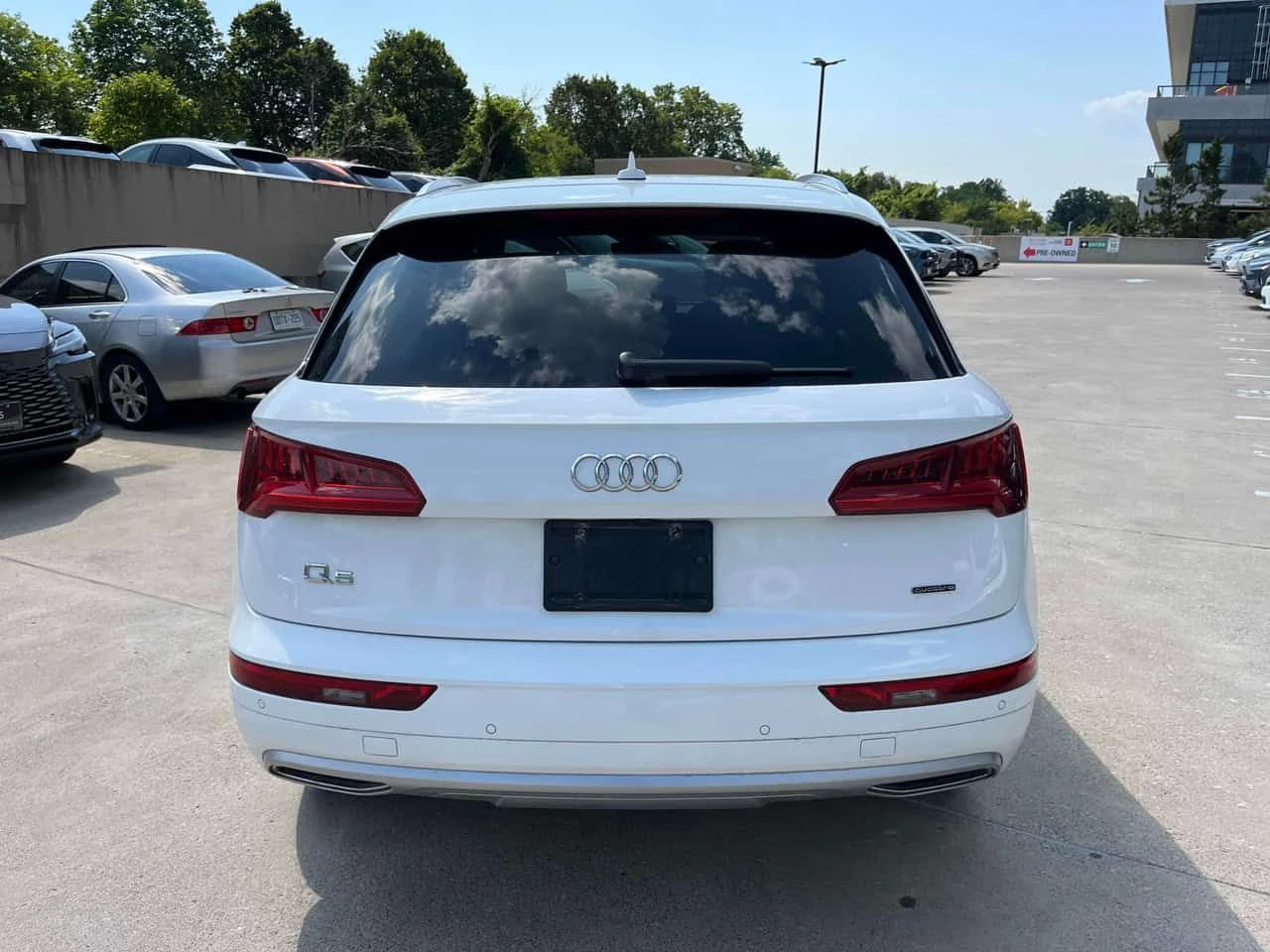 Audi Q5 Komfort / CAMERA / CARFAX / АВТОКРЕДИТ, снимка 4 - Автомобили и джипове - 55677766