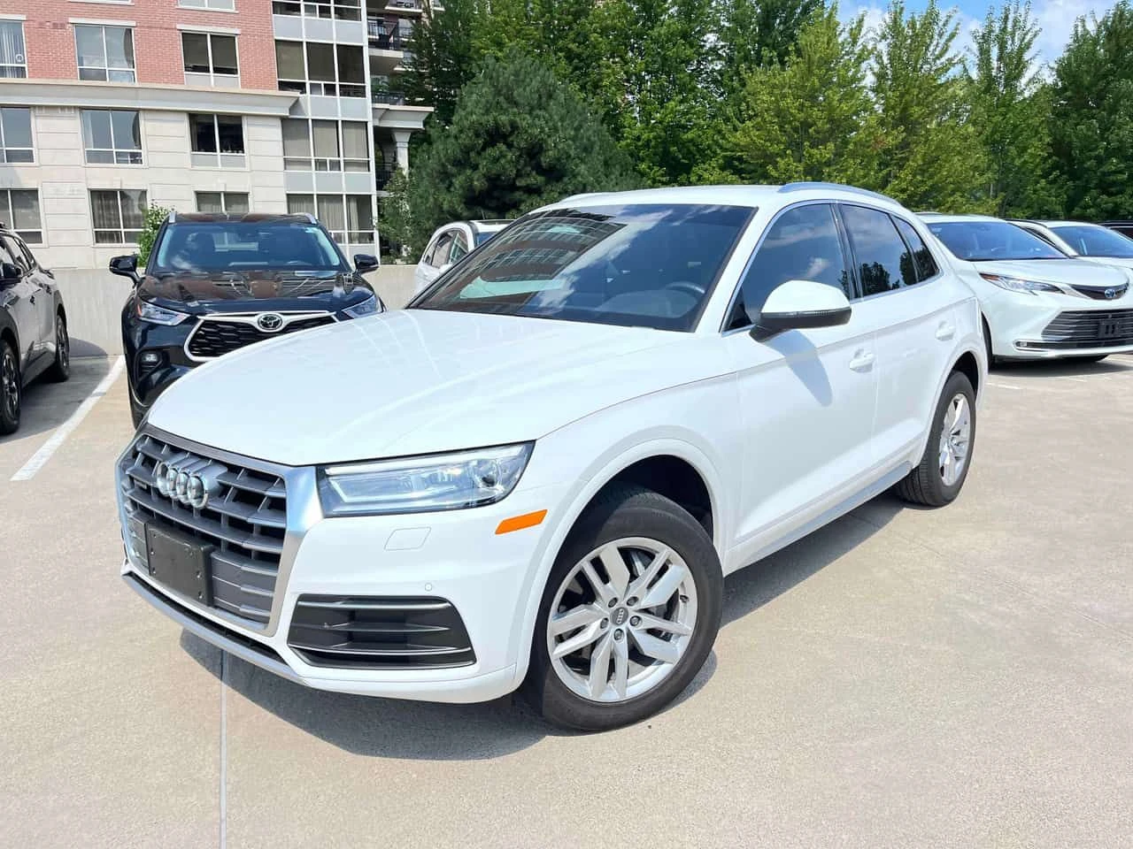 Audi Q5 Komfort / CAMERA / CARFAX / АВТОКРЕДИТ