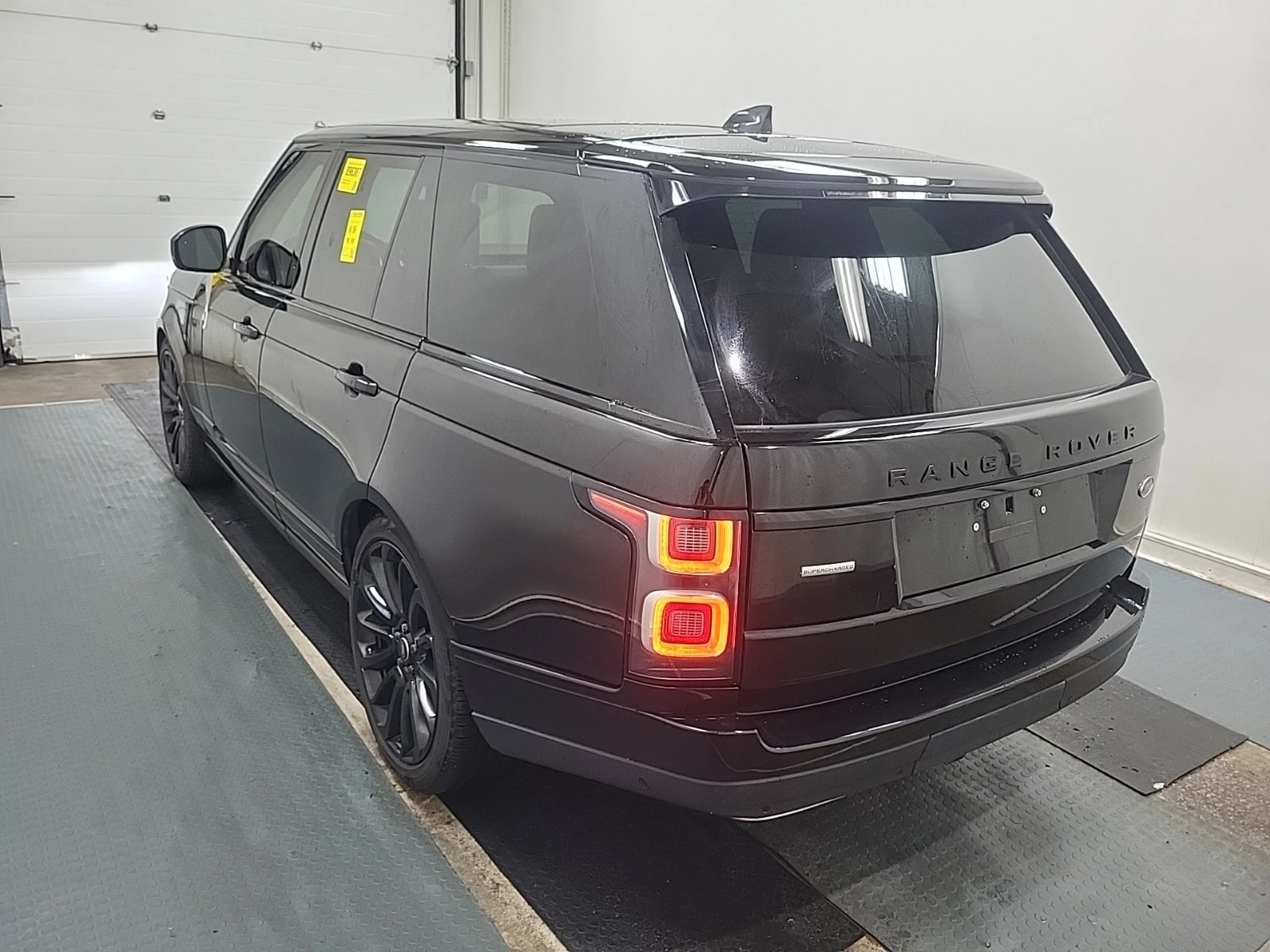 Land Rover Range rover * V8 SUPERCHARGED SWB * АВТОКРЕДИТ БЕЗ ПЪРВОНАЧАЛН, снимка 4 - Автомобили и джипове - 55889036