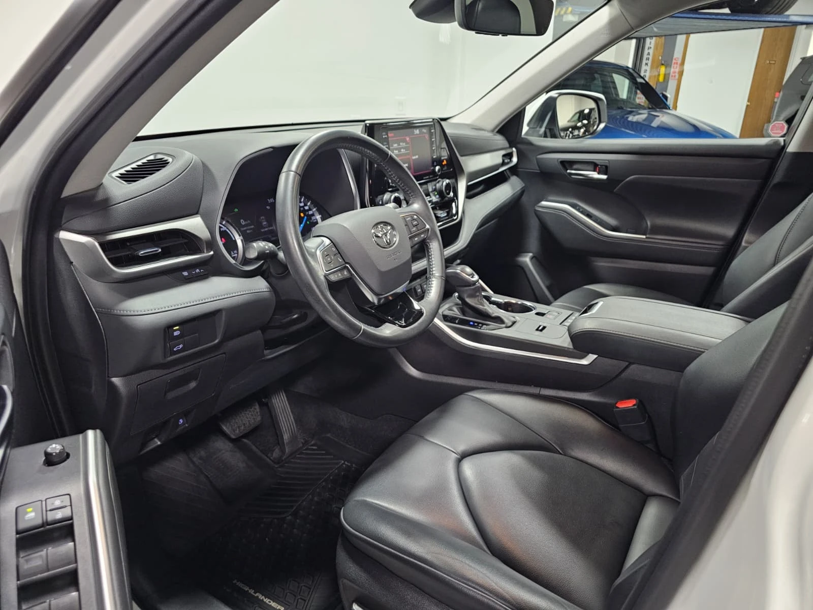 Toyota Highlander * Hybrid XLE * CARFAX * ОПЦИЯ ЗА ФИНАНСИРАНЕ , снимка 5 - Автомобили и джипове - 56080013