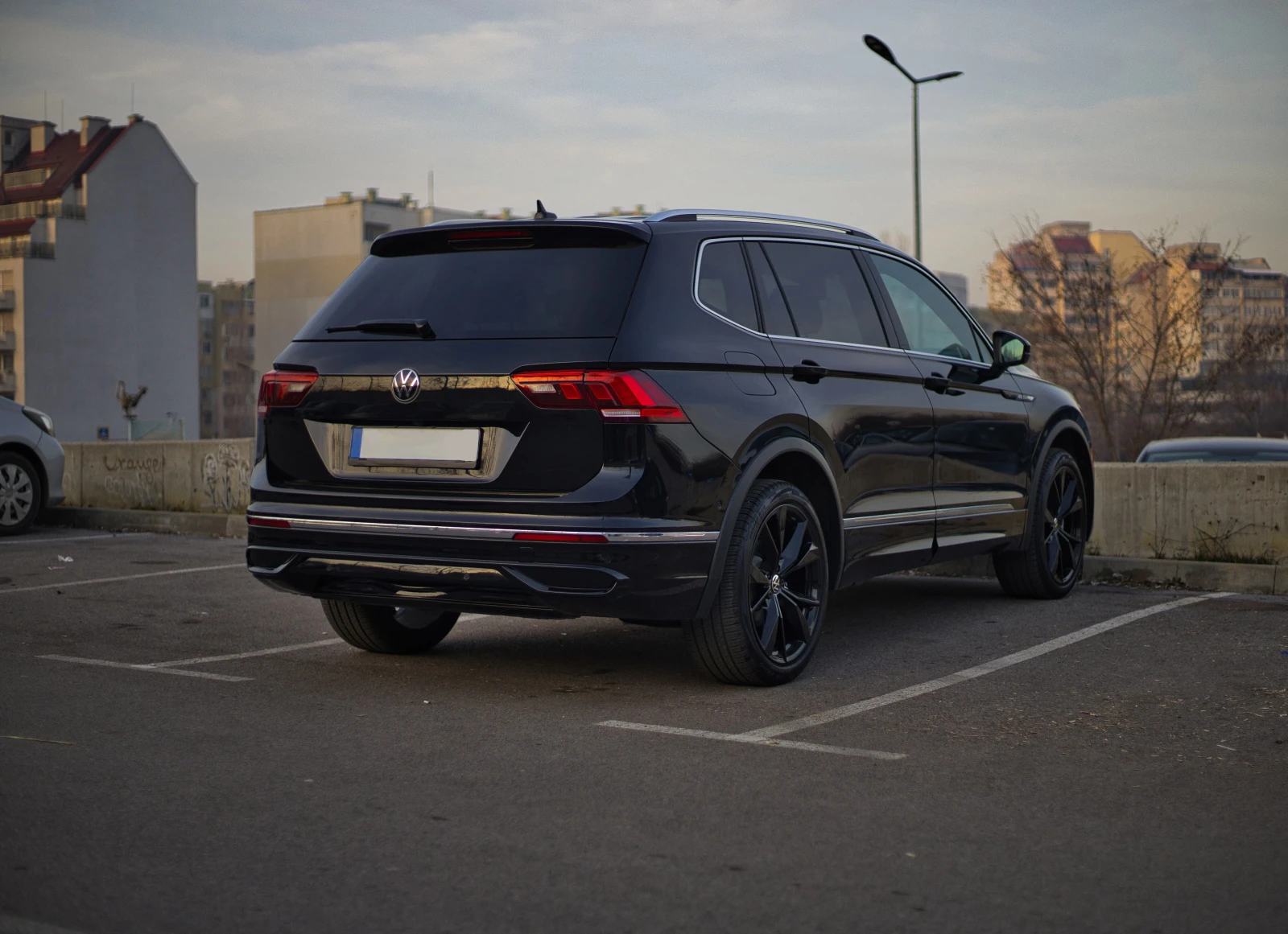 VW Tiguan Allspace 2.0TSi, снимка 5 - Автомобили и джипове - 56404776