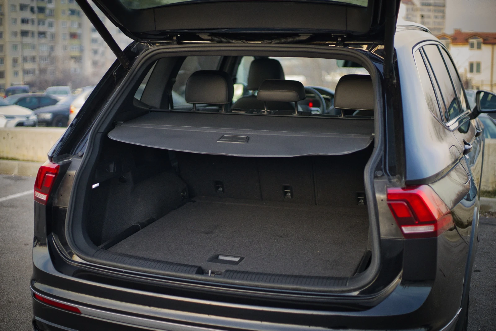 VW Tiguan Allspace 2.0TSi, снимка 12 - Автомобили и джипове - 56404776