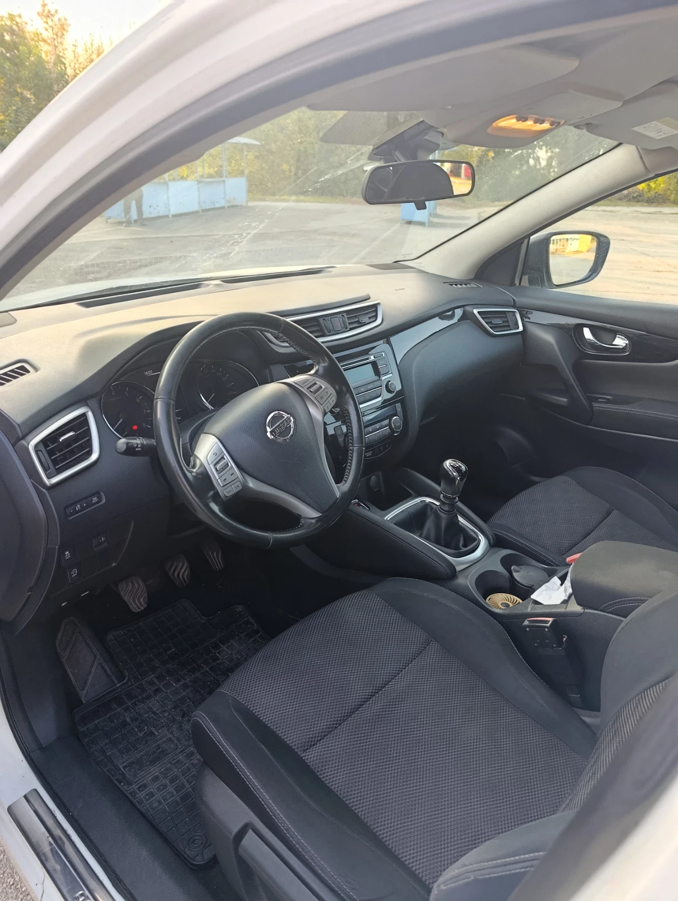 Nissan Qashqai, снимка 5 - Автомобили и джипове - 56635658