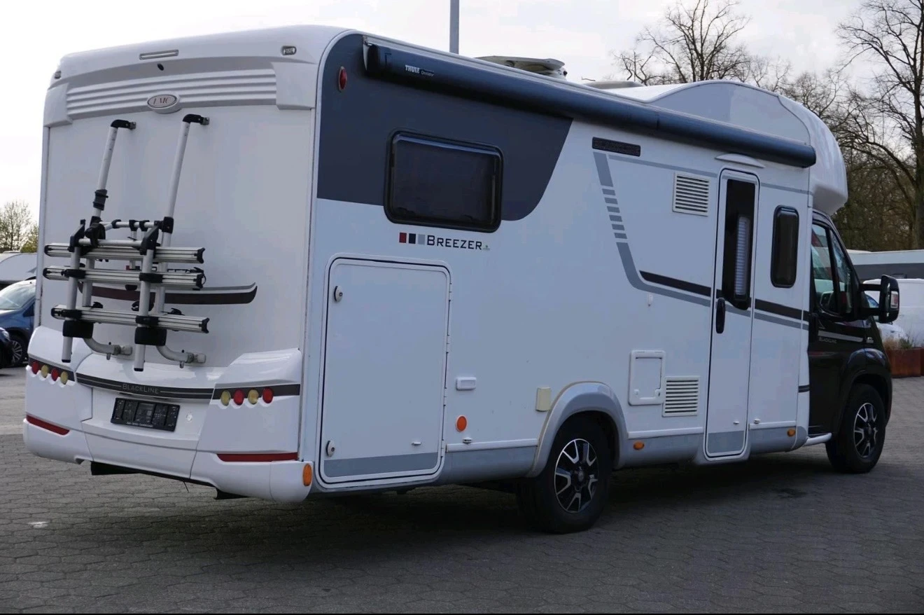 Кемпер LMC Breezer H737G Black line, снимка 6 - Каравани и кемпери - 54511509