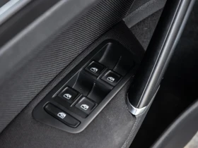 VW Golf * АВТО КРЕДИТ* ЦЕНА ДО БГ * СЕРВИЗНА ИСТОРИЯ *  - 34999 лв. / 17894.70 € - 87711675 9