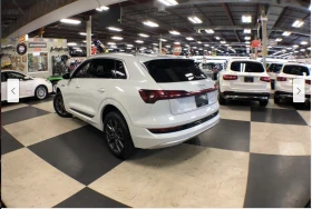 Audi E-Tron ПОДГРЕВ* ПАНОРАМА* LANE* ASSIST* CARPLAY*  - 44900 лв. / 22957.01 € - 54692344 4