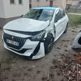 Peugeot 208 1.2i AVTOMATIK  - 9450 € / 18482.59 лв. - 71793262 2