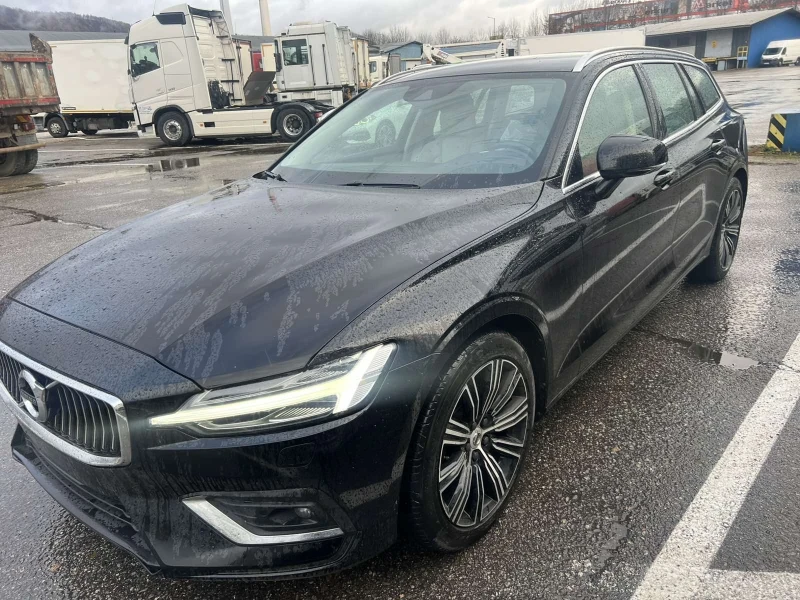 Volvo V60 B4, снимка 3 - Автомобили и джипове - 48165571