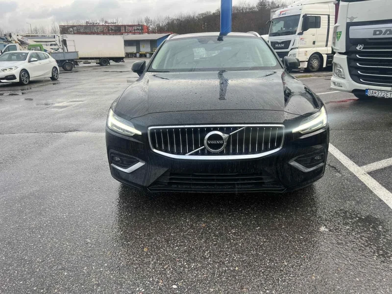 Volvo V60 B4, снимка 8 - Автомобили и джипове - 48165571