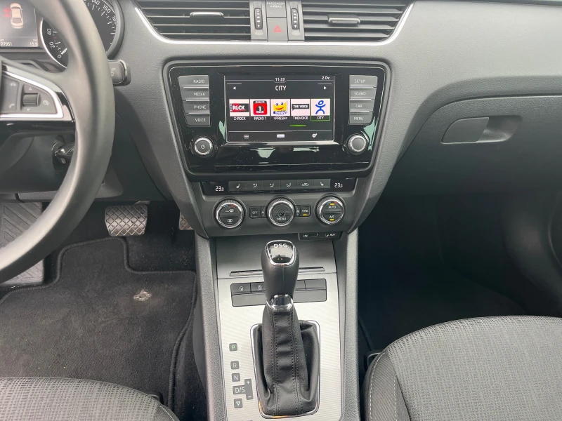 Skoda Octavia 2.0 TDI DSG, снимка 10 - Автомобили и джипове - 48585408