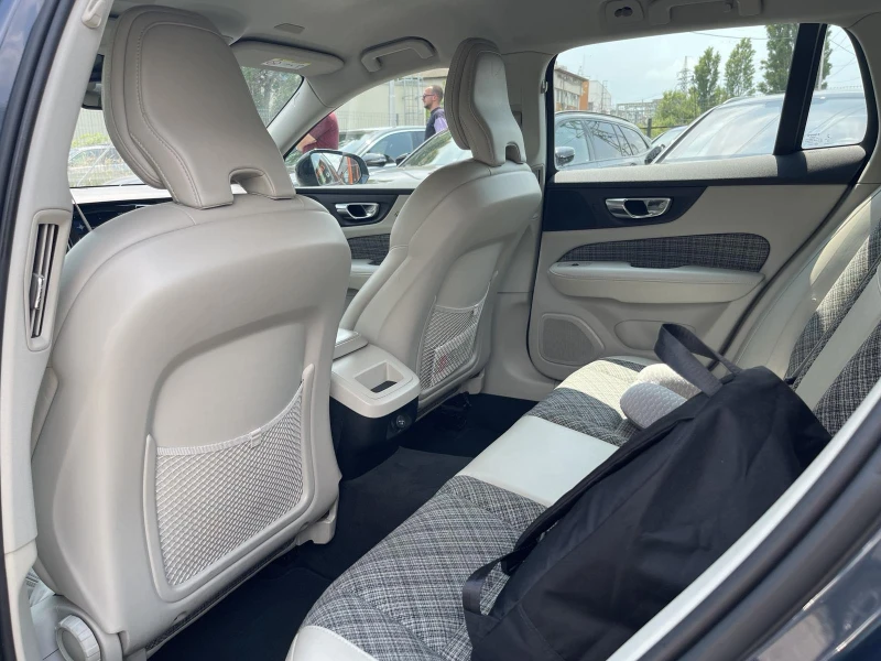 Volvo V60 D4 Business Plus 190 к.с Автомат, Сменен ангренаж, снимка 10 - Автомобили и джипове - 52612313