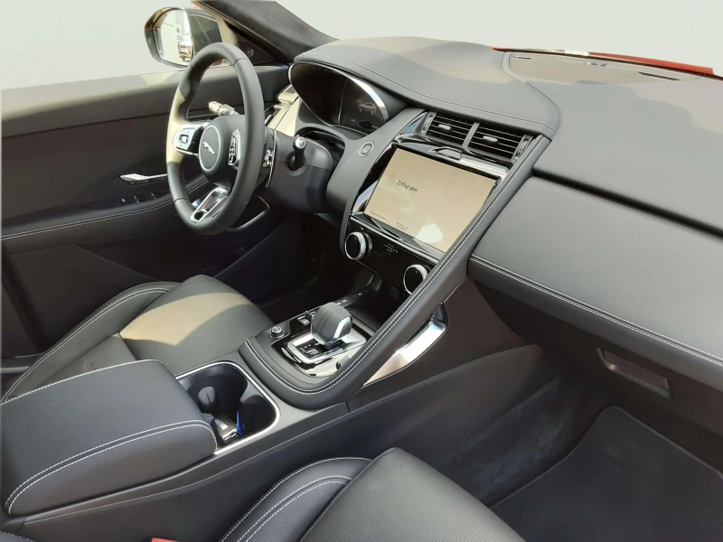 Jaguar E-pace 2.0, снимка 11 - Автомобили и джипове - 51122606