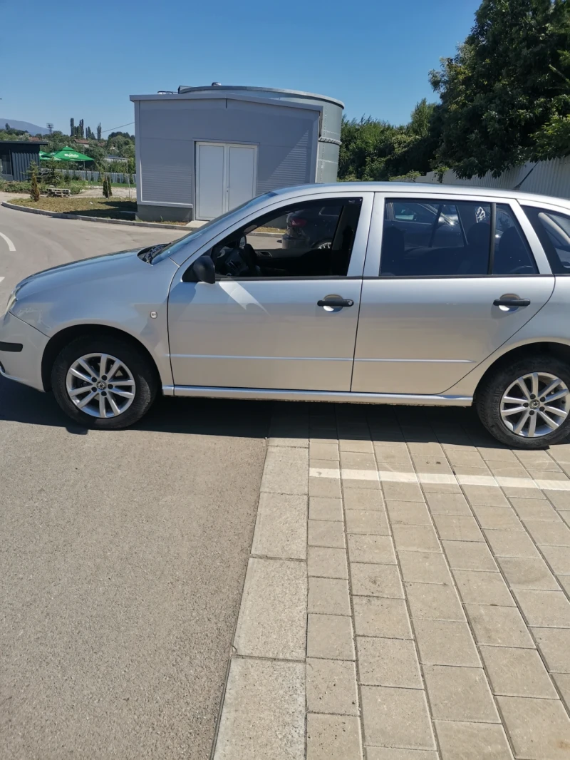 Skoda Fabia 1.4 16V  86 коня, снимка 2 - Автомобили и джипове - 51323447