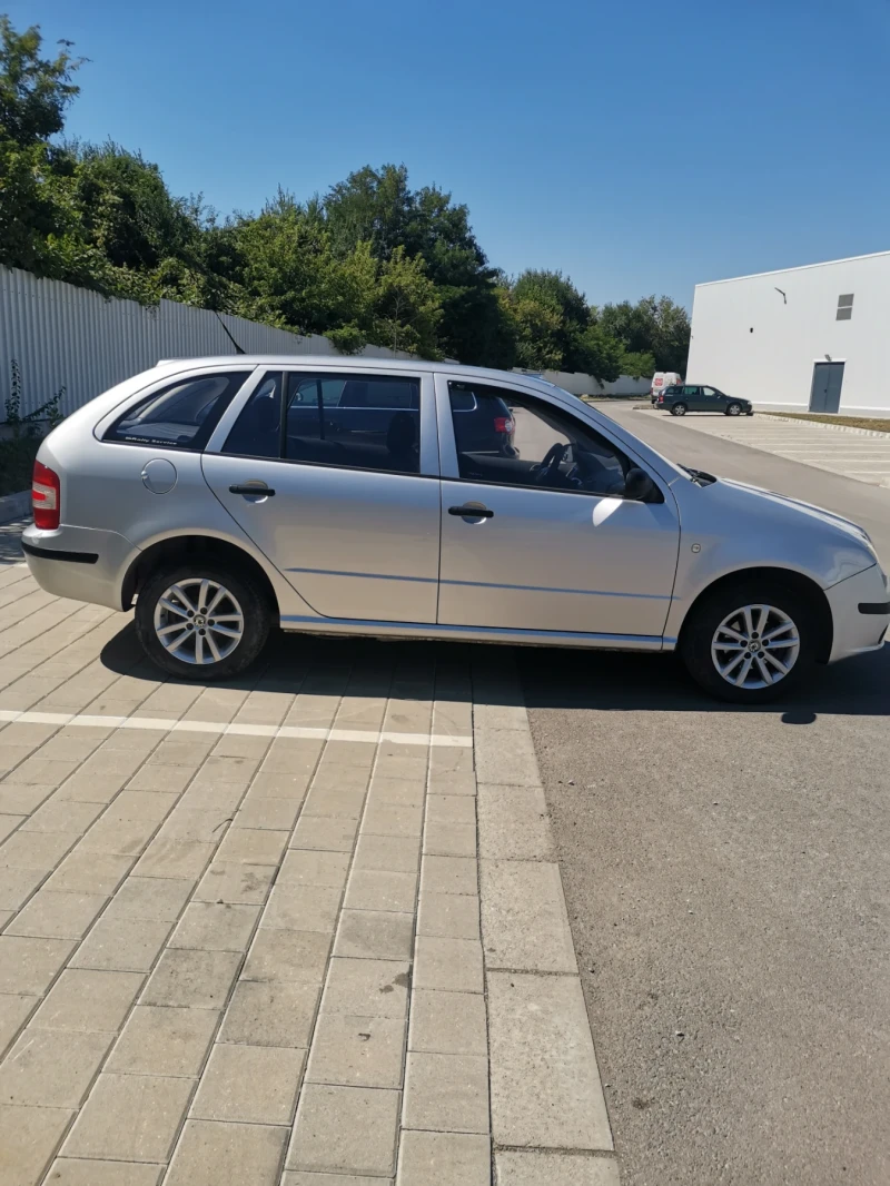 Skoda Fabia 1.4 16V  86 коня, снимка 3 - Автомобили и джипове - 51323447