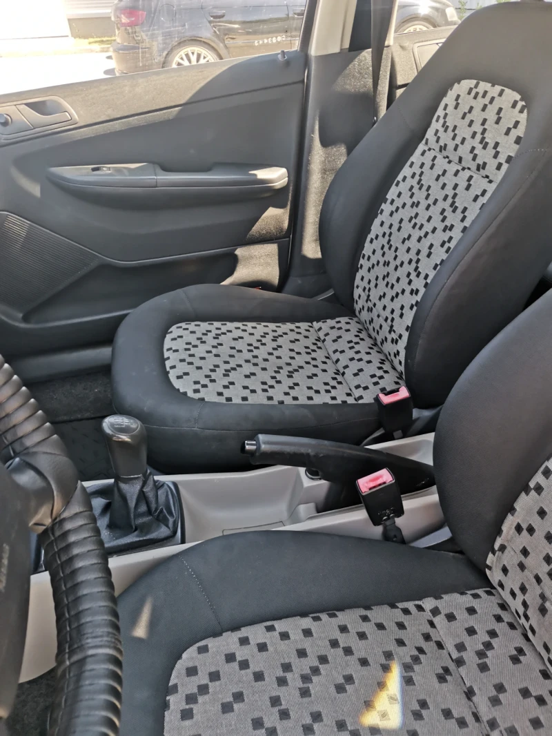 Skoda Fabia 1.4 16V  86 коня, снимка 9 - Автомобили и джипове - 51323447