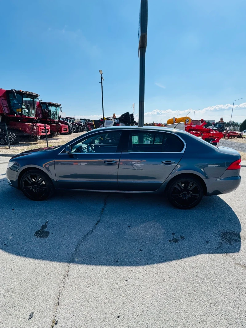 Skoda Superb 2.0 TDI, снимка 9 - Автомобили и джипове - 52449361