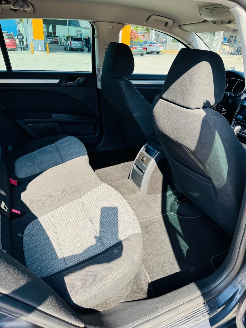 Skoda Superb 2.0 TDI, снимка 15 - Автомобили и джипове - 52449361