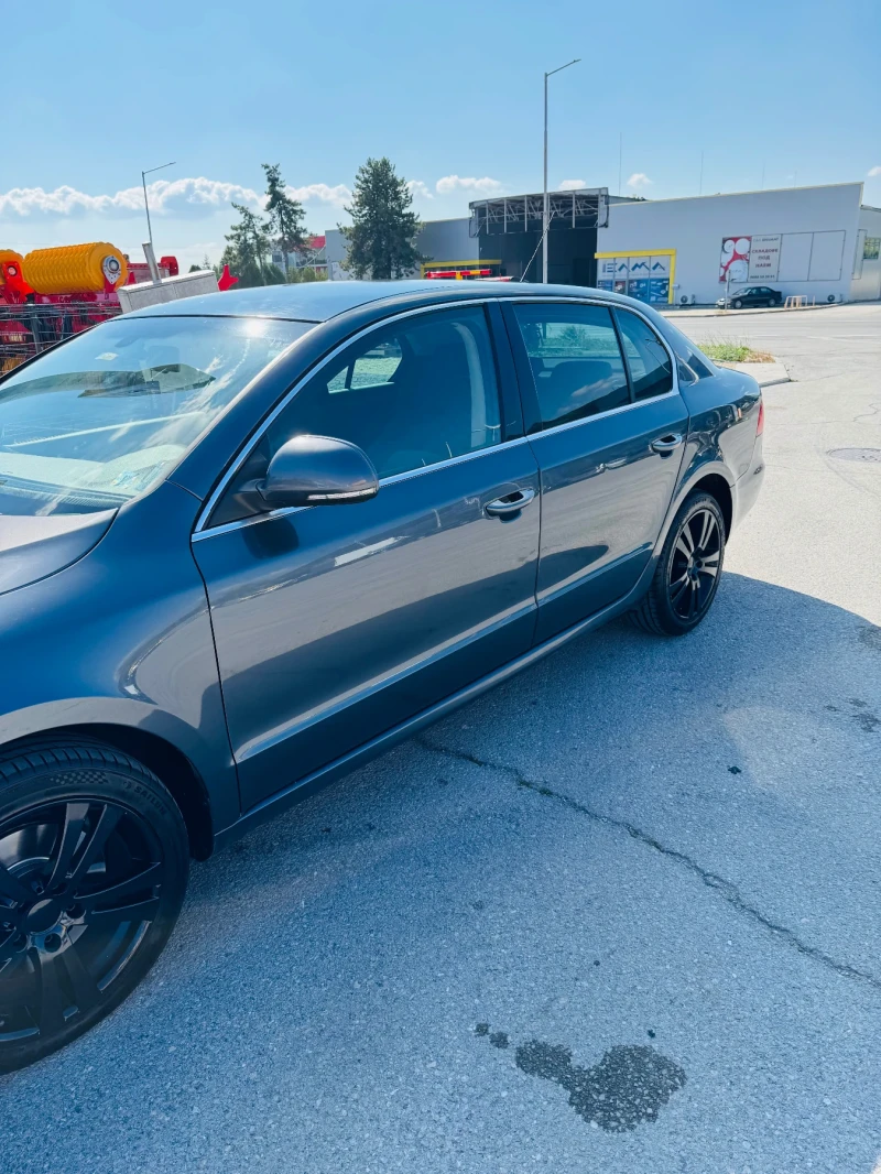 Skoda Superb 2.0 TDI, снимка 10 - Автомобили и джипове - 52449361