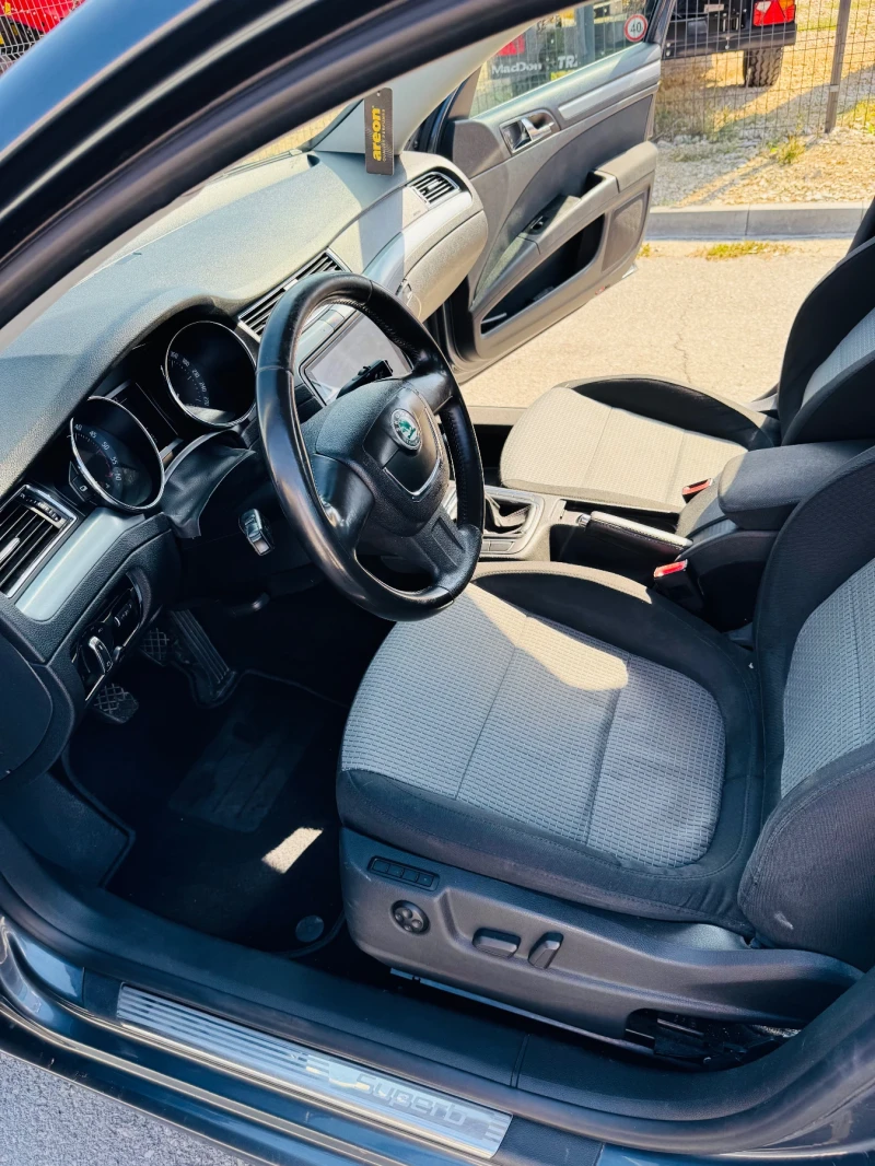 Skoda Superb 2.0 TDI, снимка 12 - Автомобили и джипове - 52449361