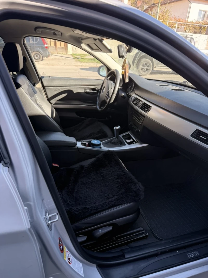 BMW 320 E91, снимка 3 - Автомобили и джипове - 52407827